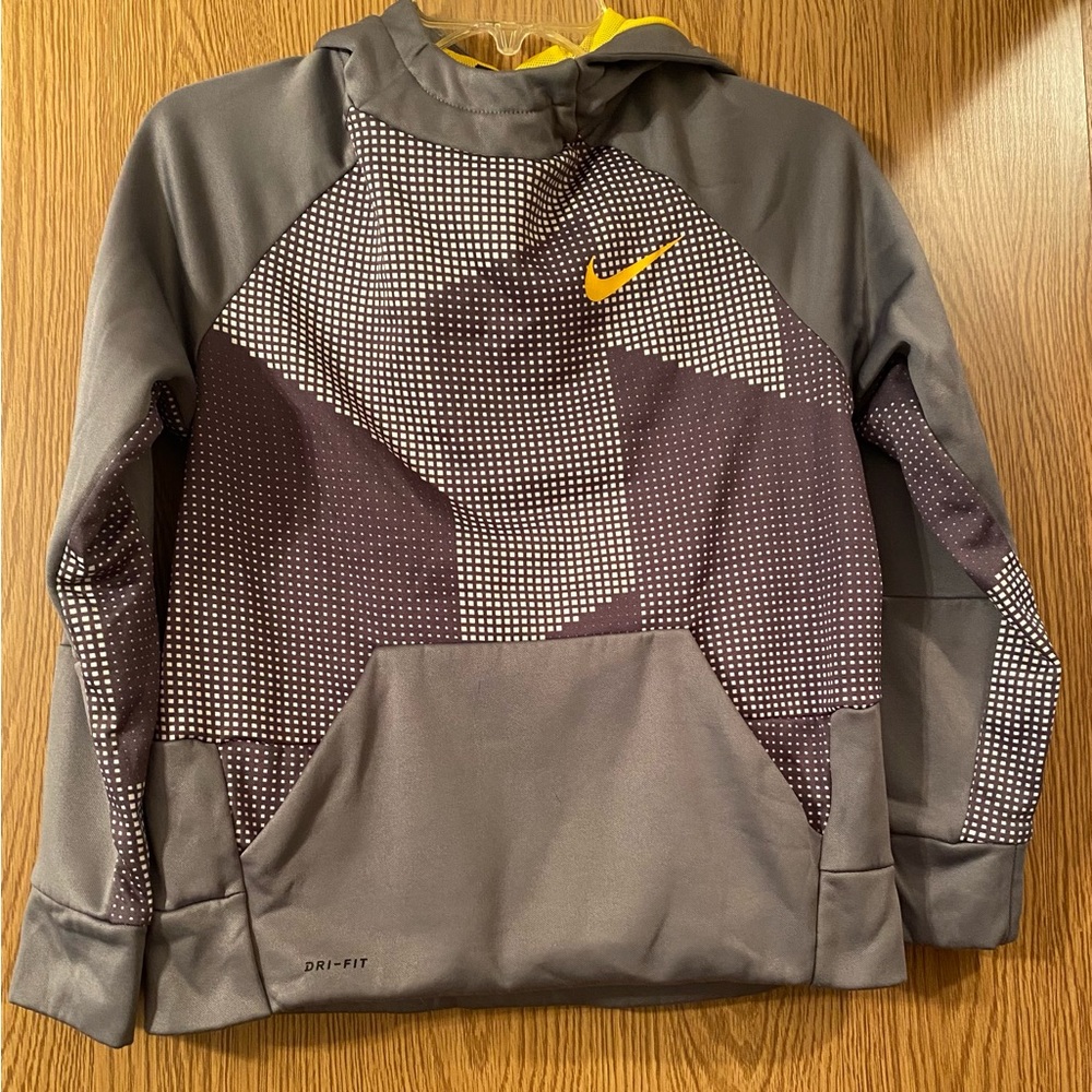 Boys Nike Dri-Fit Pullover Hoodie with Kangaroo Pocket. Size Large